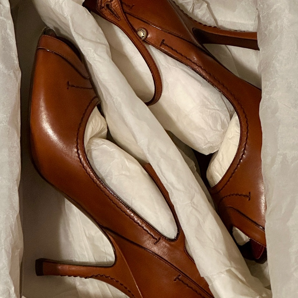 LOUIS VUITTON Drouot Open Toe Pump in Cognac Calf Leather - EXCELLENT SHAPE - Picture 4 of 15
